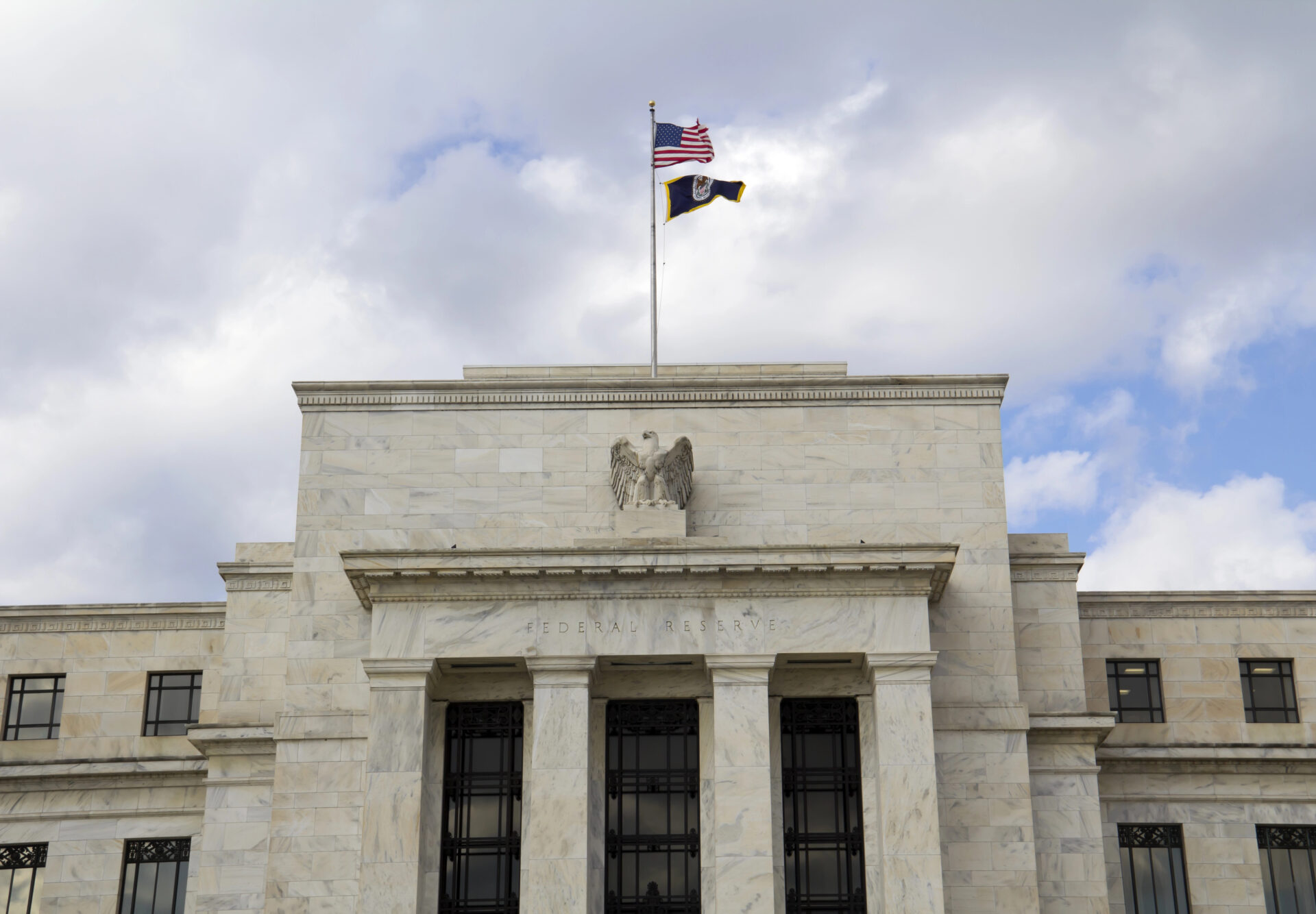 Fed’s Inflation Stance Threatens Trump’s Economic Triumphs